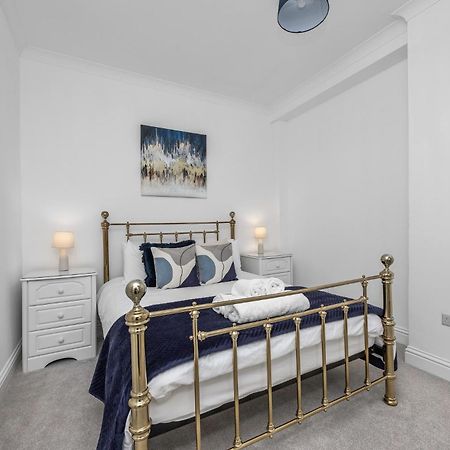 2 Bedroom Flat - With King Sized Beds, Netflix And Sky - Perfect For Contractors, Vacation Guests Or Those Relocating Brighton Exterior foto