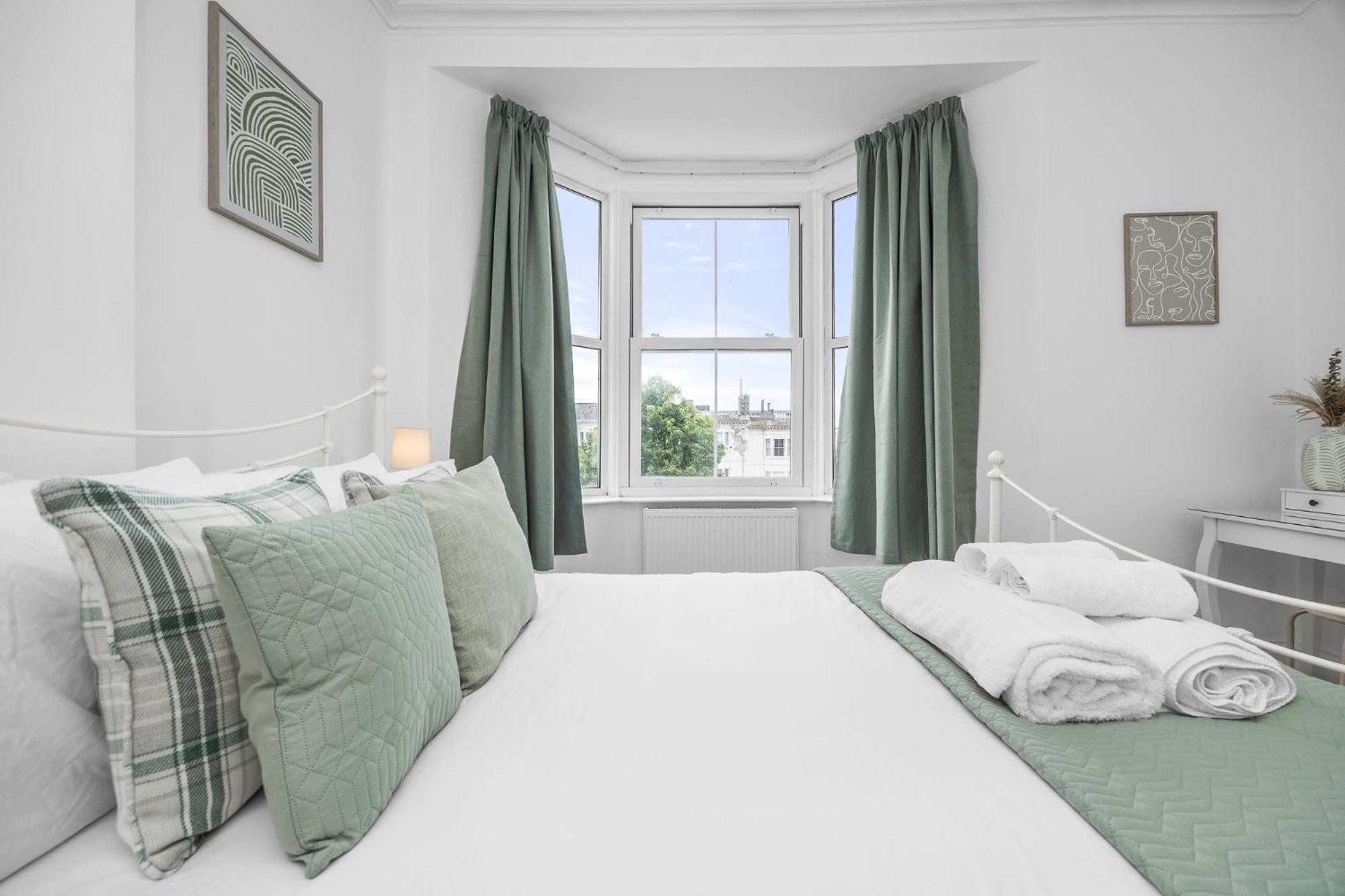 2 Bedroom Flat - With King Sized Beds, Netflix And Sky - Perfect For Contractors, Vacation Guests Or Those Relocating Brighton Exterior foto
